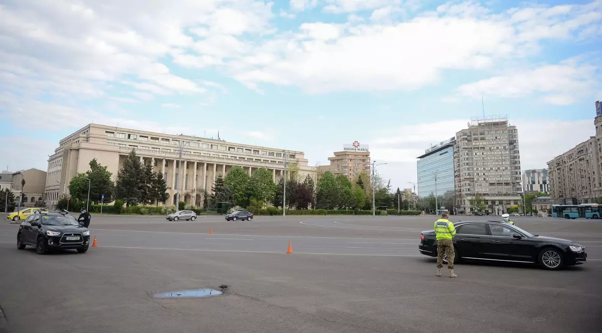 Liderii USR și Reper cheamă la proteste în Piața Victoriei: „Marcel Ciolacu și Nicolae Ciucă vor să dea liber la furat până în 250.000 de lei”