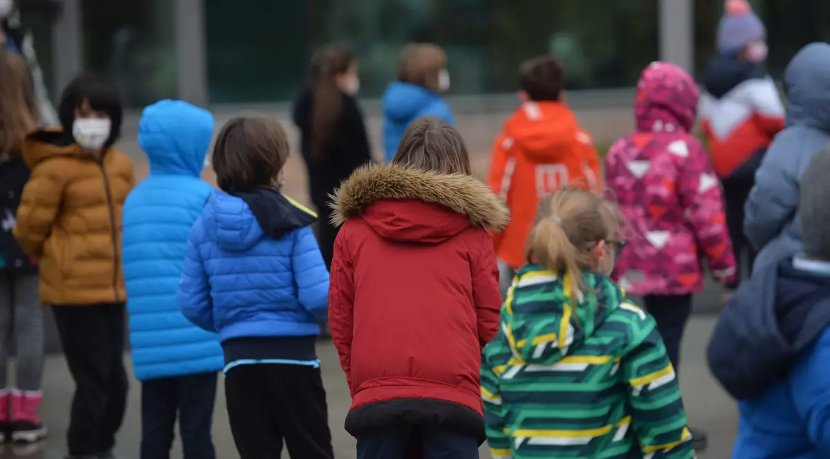 Specialistă internațională, despre conflictele din școlile românești: „Copilul stă la școală X ore. Restul orelor le petrece cu familia și în comunitate”