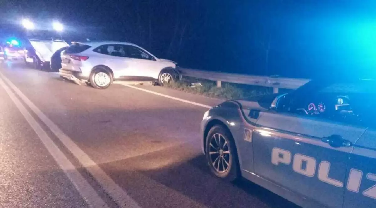 Un român de 20 de ani a lovit cu BMW-ul un alt tânăr, exact în locul în care mama lui a murit, acum 4 ani, călcată de o mașină, în Italia