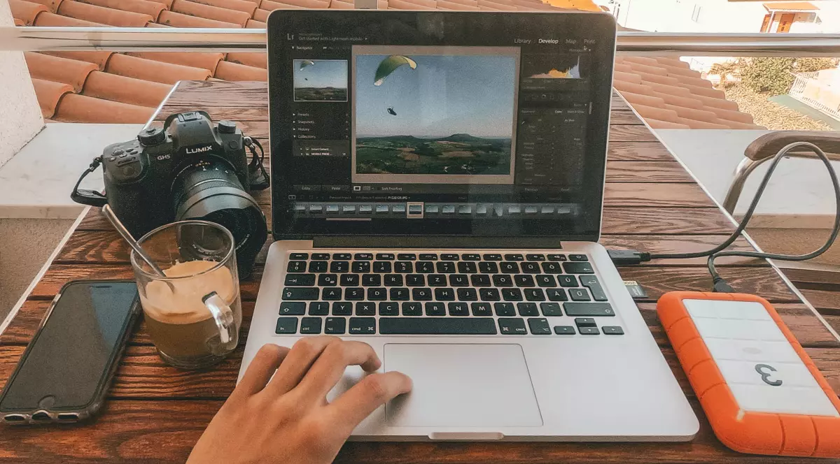 Ne întoarcem la birou? Ofertele de joburi care permit lucratul de acasă, în scădere