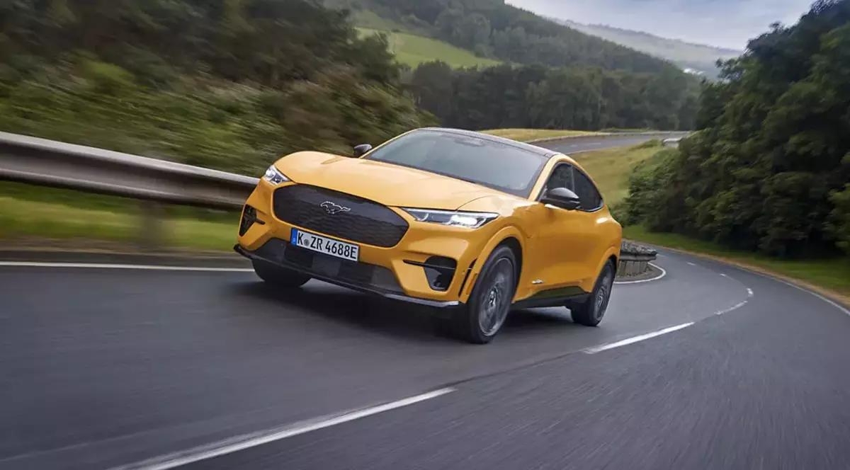 Ford Mustang Mach-E va introduce în gamă acumulatorii de tip LFP