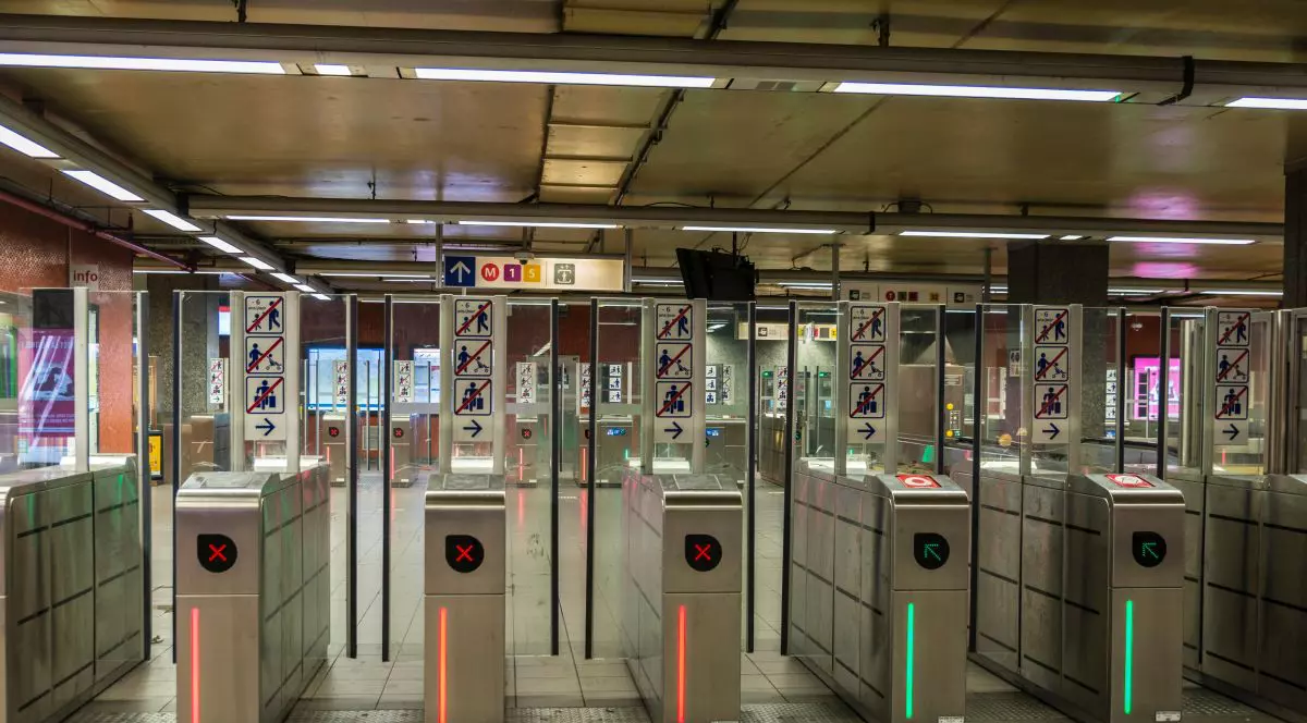 Alertă la Bruxelles. Autoritățile au primit o amenințare în limba rusă cu un atac la metrou