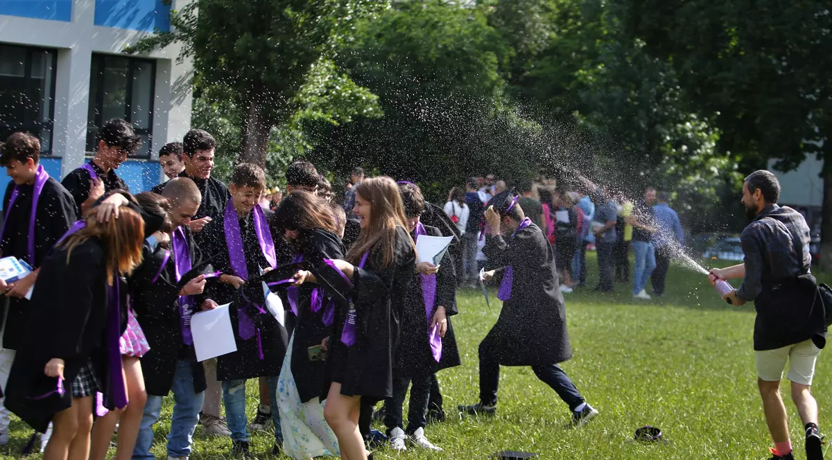 Mama directoarei executive a YouTube dă sfaturi pentru creșterea unor copii de succes. Care este cea mai importantă abilitate