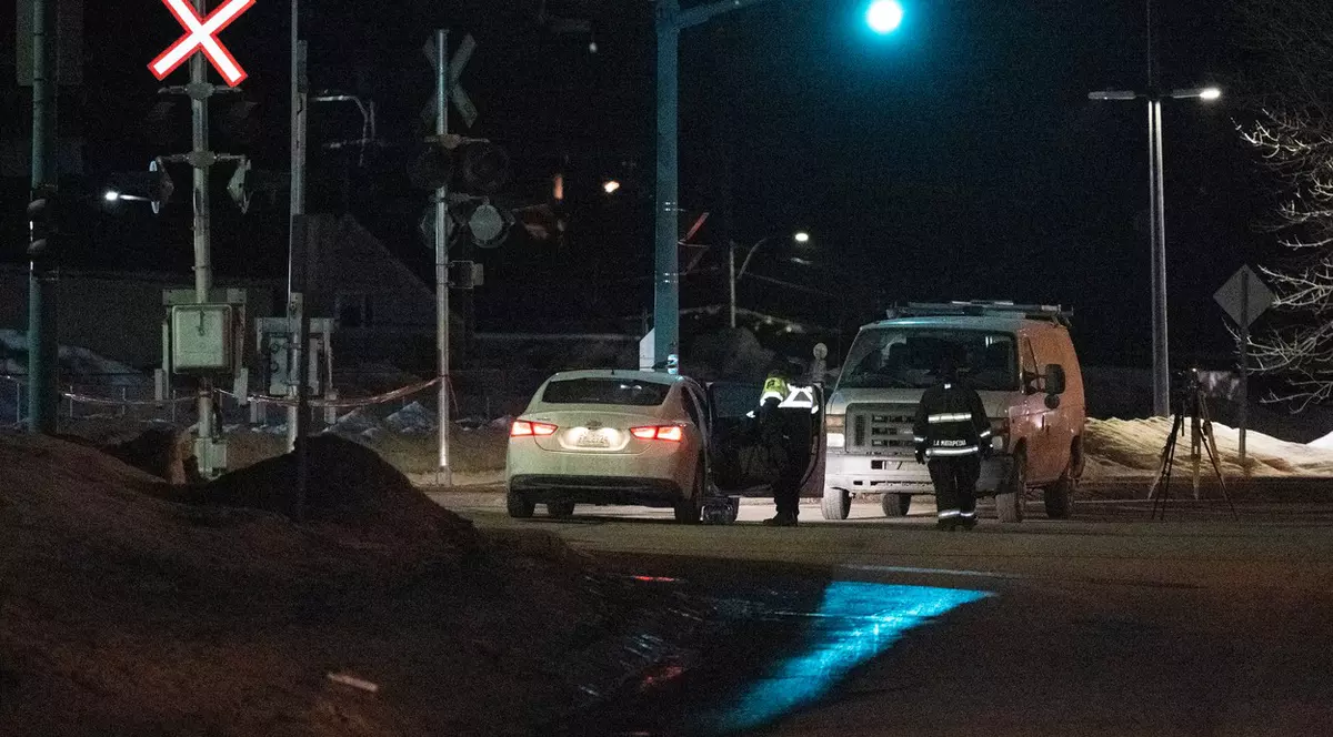 Un șofer a intrat cu camioneta în pietoni, în Canada. Două persoane au murit și alte nouă au fost rănite