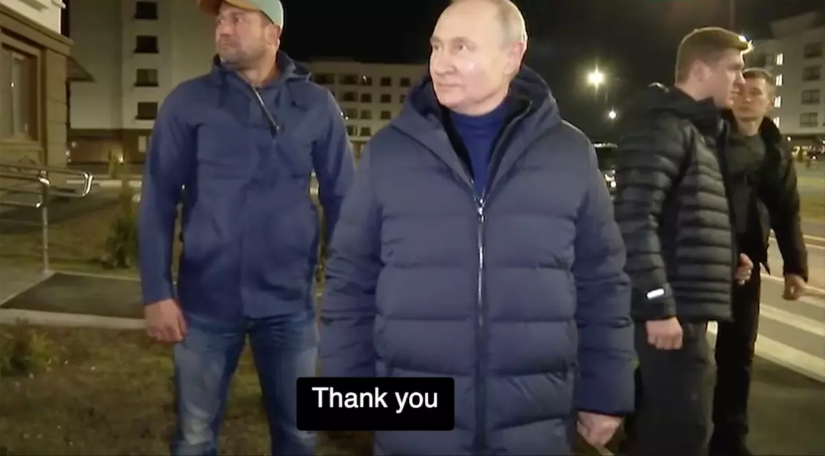 Kievul denunță că Vladimir Putin a vizitat Mariupolul noaptea „ca un hoţ". „A venit criminalul de război să vadă cu ochii lui genocidul?"