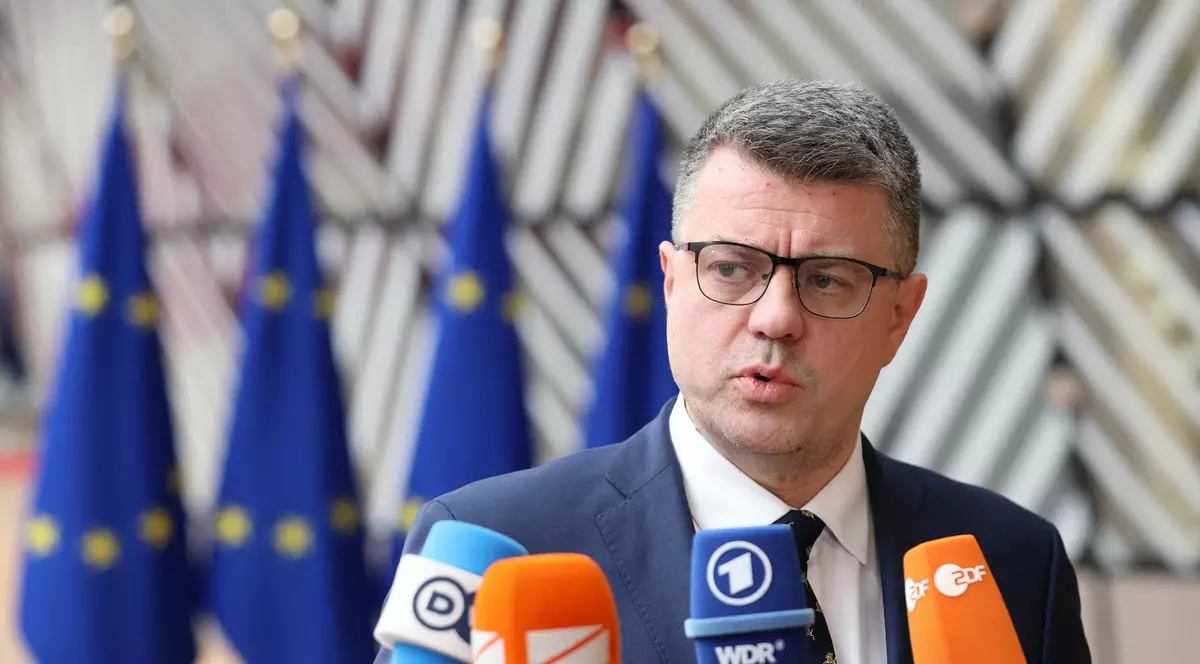 Mașina în care se afla ministrul de externe estonian a luat foc în mers, în timpul unei vizite în Ucraina