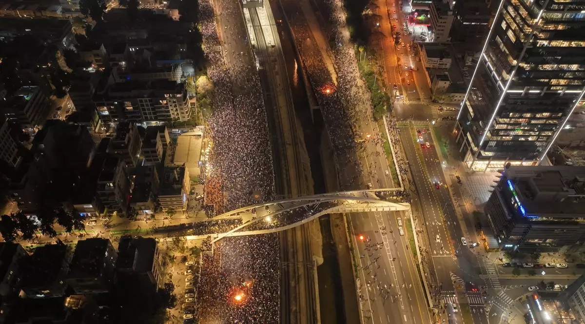 Proteste masive în Israel, după ce Netanyahu l-a demis pe ministrul apărării, care ceruse suspendarea reformei judiciare - VIDEO