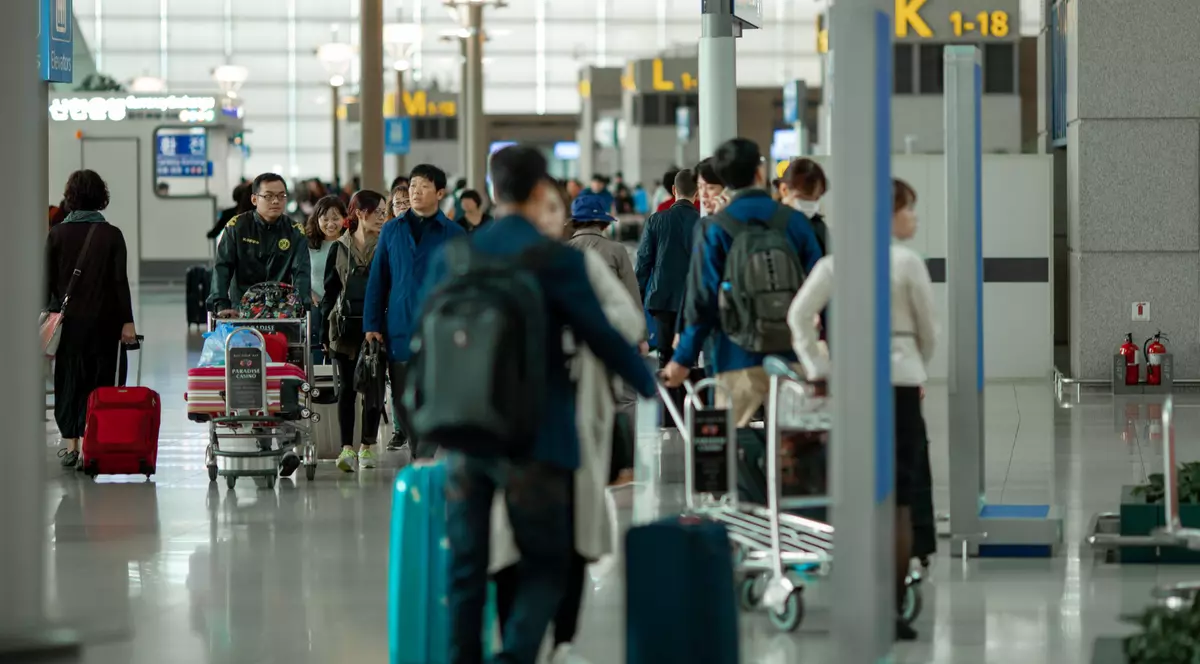 Un rus care a fugit de război în Coreea de Sud a rămas blocat cinci luni în aeroport. Apoi au urmat alte probleme