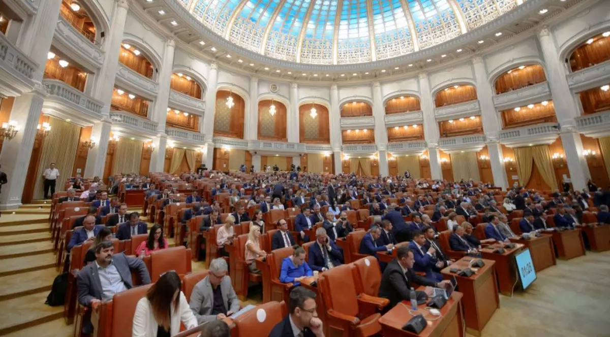 VIDEO Proiectul de lege privind pensiile speciale a trecut de comisii la Senat. Amendamentele Opoziției, respinse în bloc