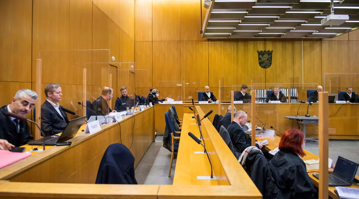 Proprietarul unei clădiri din Germania și-a câștigat în instanță dreptul de a face plajă complet dezbrăcat, în ciuda plângerilor chiriașilor