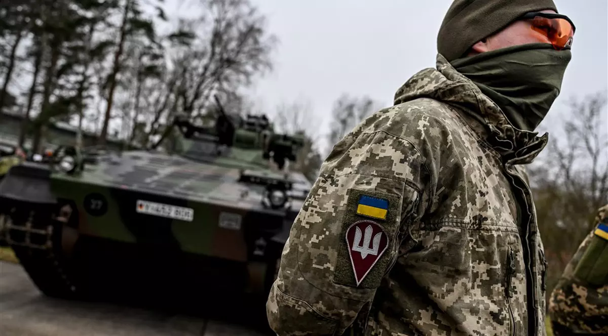 De ce durează luni întregi pentru ca tancurile occidentale de luptă să ajungă pe frontul din Ucraina