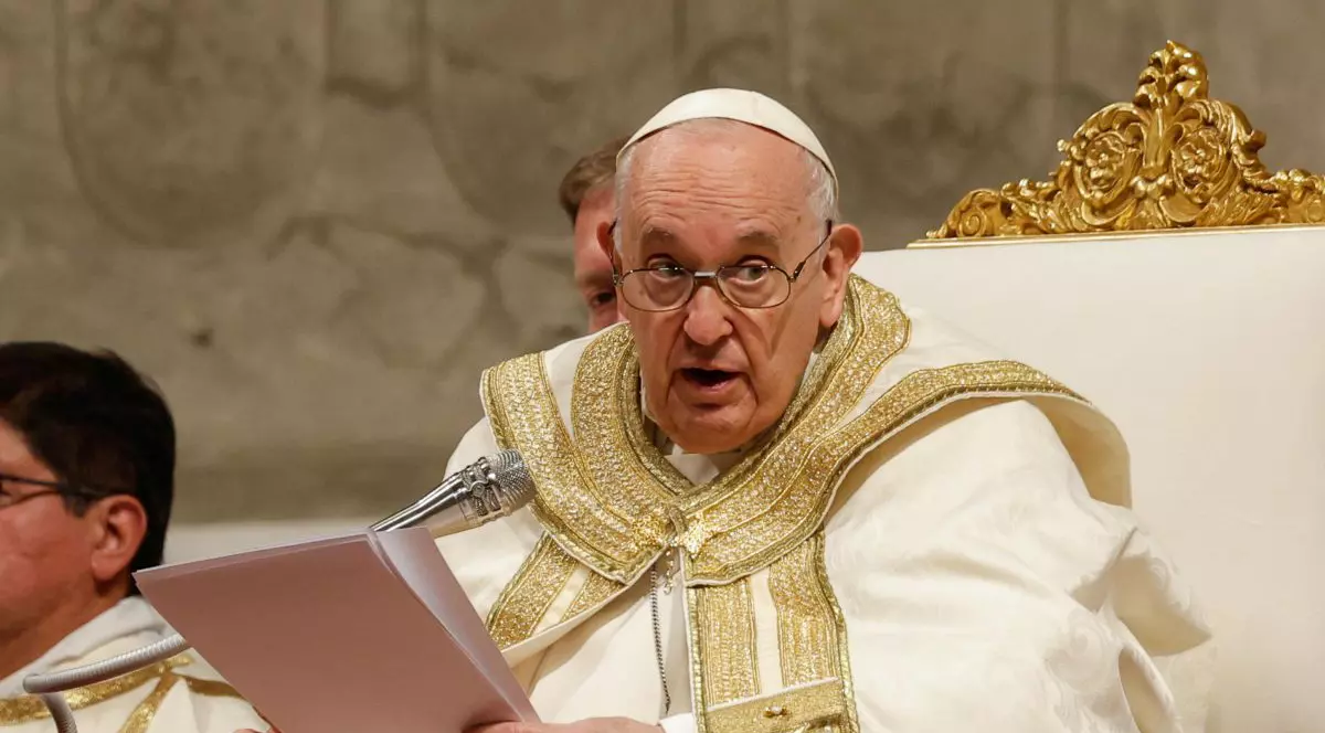 Papa Francisc a deplâns, la slujba de Înviere, indiferența din societate și „vântul rece al războiului”