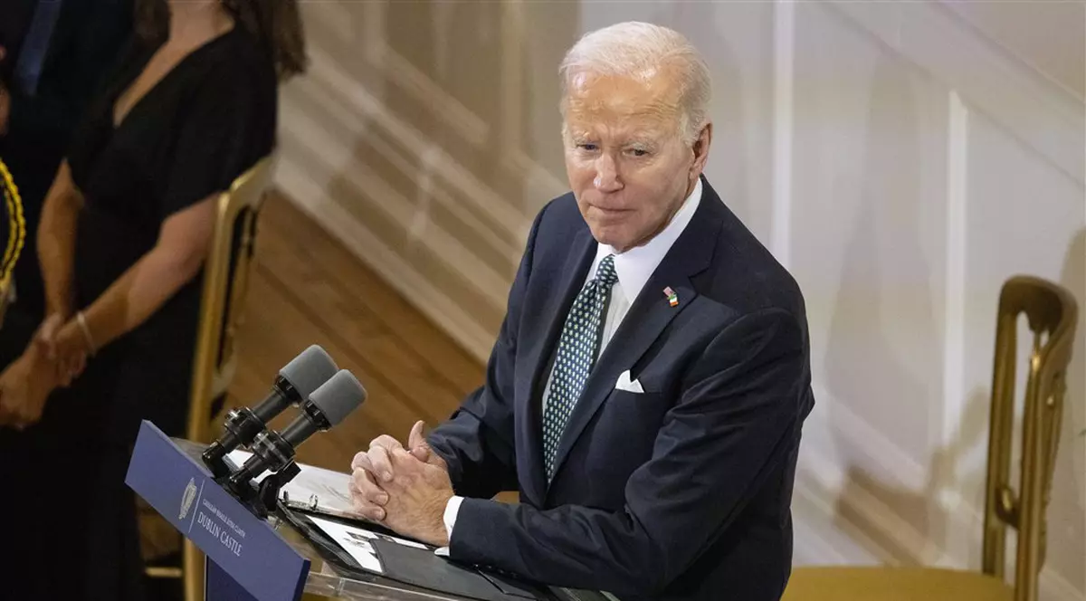 Joe Biden, gafă în timpul vizitei în Irlanda. A confundat o echipă de rugby cu forțele de ordine brutale britanice din anii 1920
