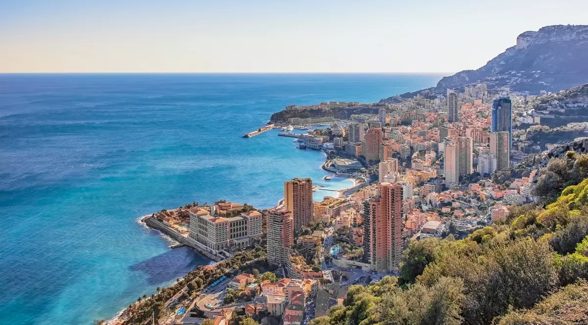 Cum se numesc locuitorii din Monaco - Imagine aerian= cu Principatul Monaco