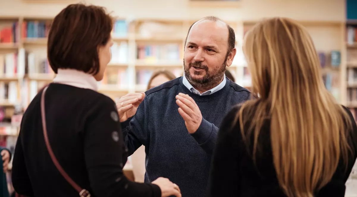 INTERVIU. Cum a scăpat de înrolarea în armata sovietică unul dintre cei mai importanți scriitori basarabeni de azi