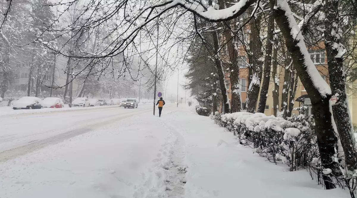 Cum de avem iarnă în aprilie? Un specialist în climă oferă explicații și cât de des se întâmplă