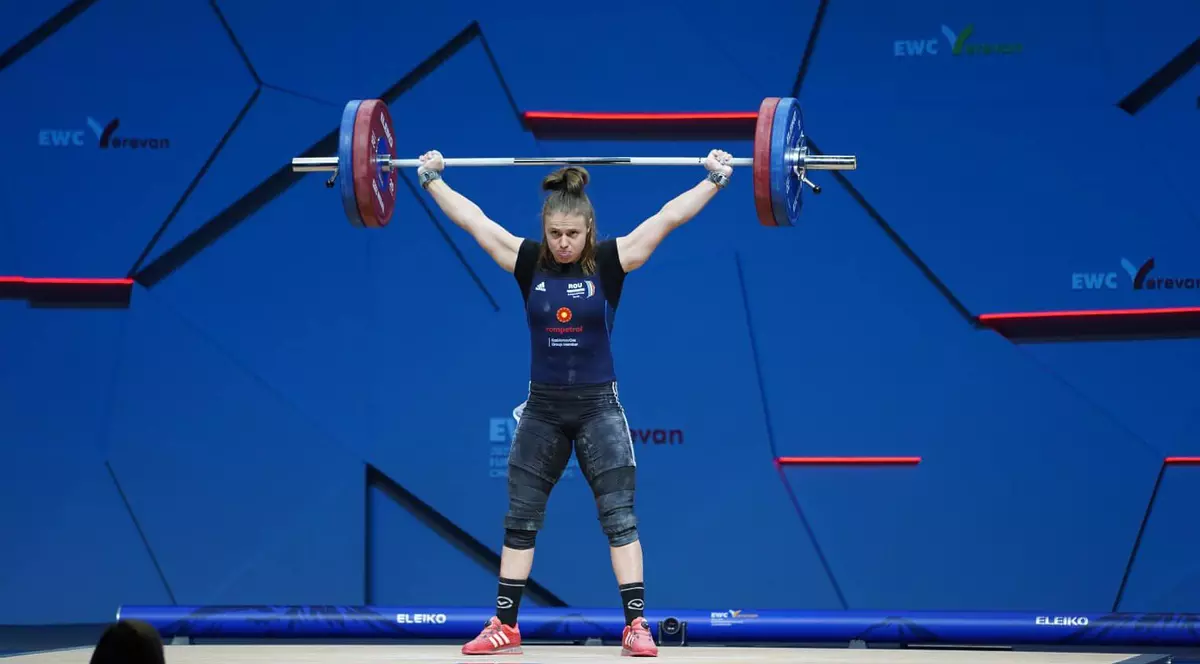 Și-a spulberat concurența! Halterofila Loredana Toma a cucerit 3 medalii de aur la Europenele de la Erevan
