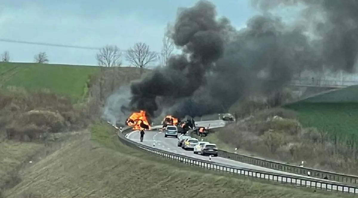 Tatăl șoferului care a ucis 7 oameni, în Germania, riscă închisoarea. E proprietarul BMW-ului pe care l-a condus fiul lui, deși nu are permis