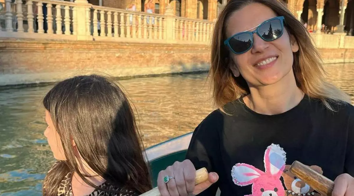 Amalia Enache și fiica ei