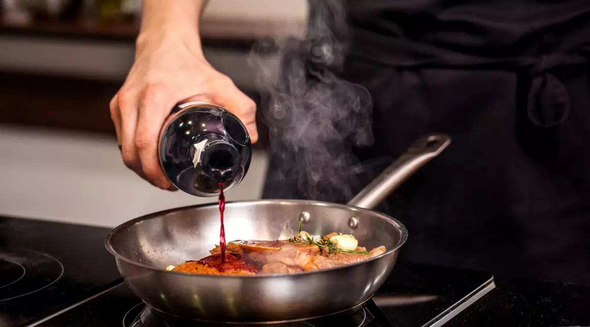 Cum să folosești vinul când gătești