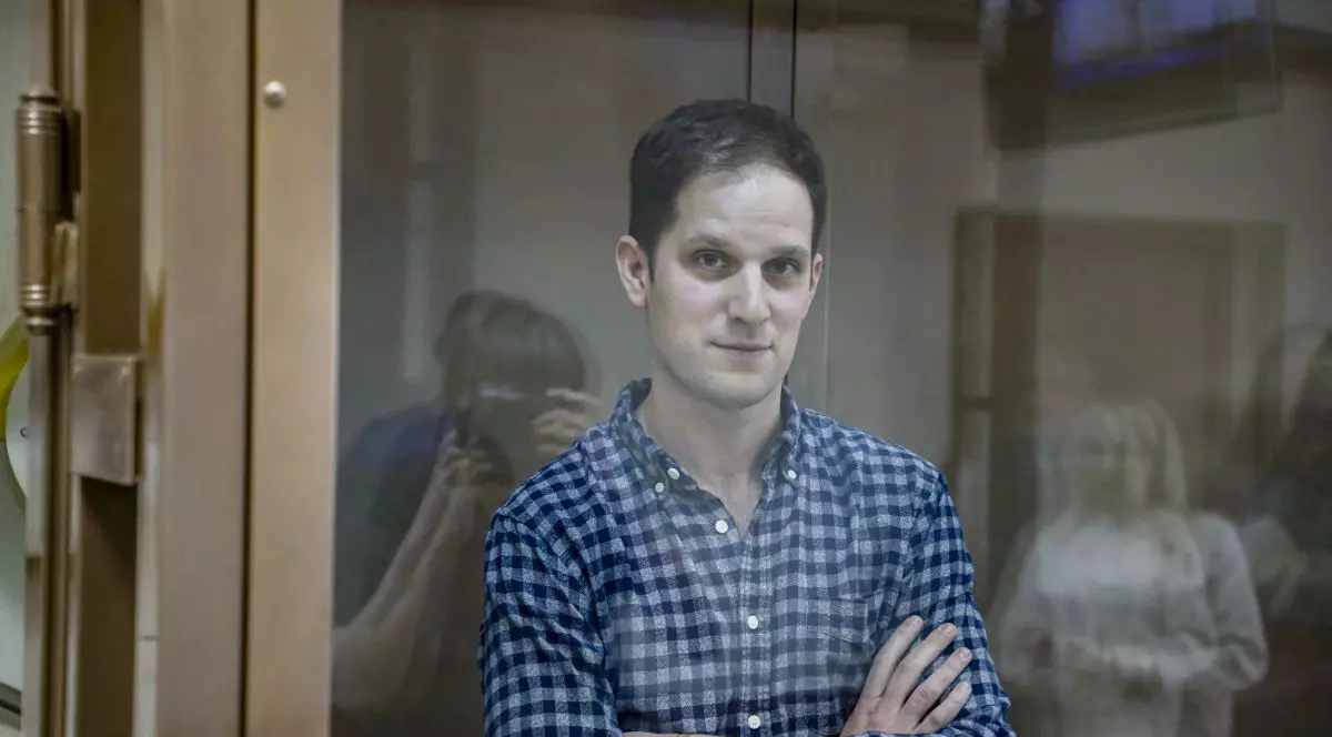 Jurnalistul de la Wall Street Journal, acuzat de spionaj în Rusia, dus în fața unei instanțe din Moscova