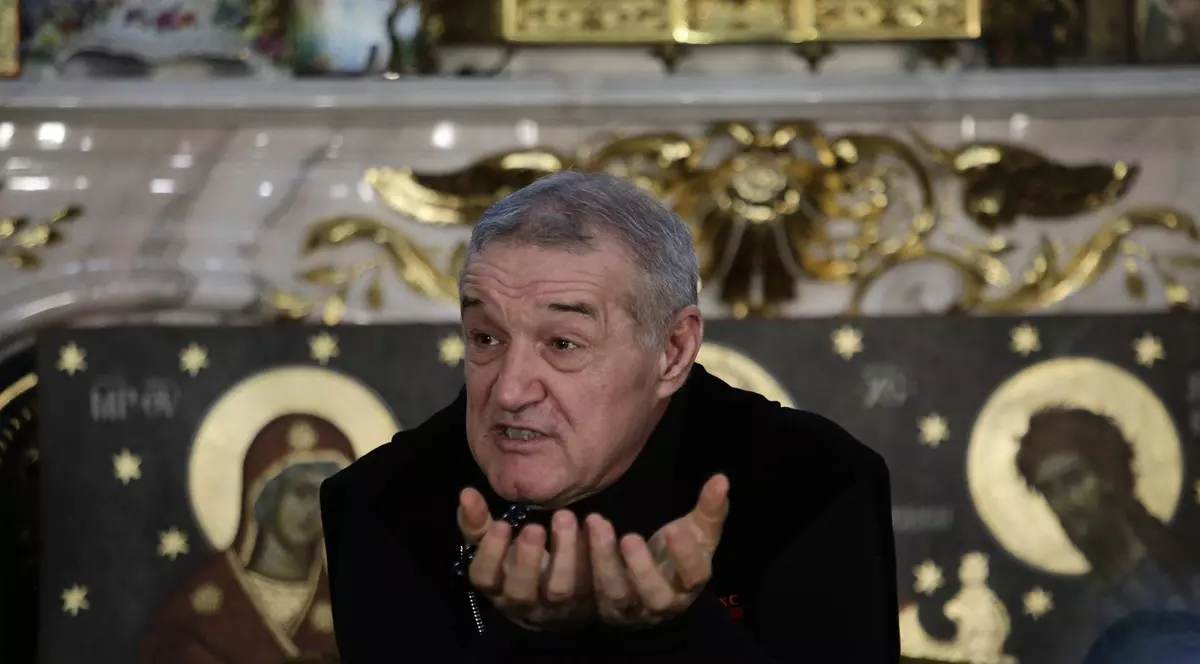 Gigi Becali la conferința de presă de la reședința din Aleea Alexandru. Foto: Dumitru Angelescu / Libertatea