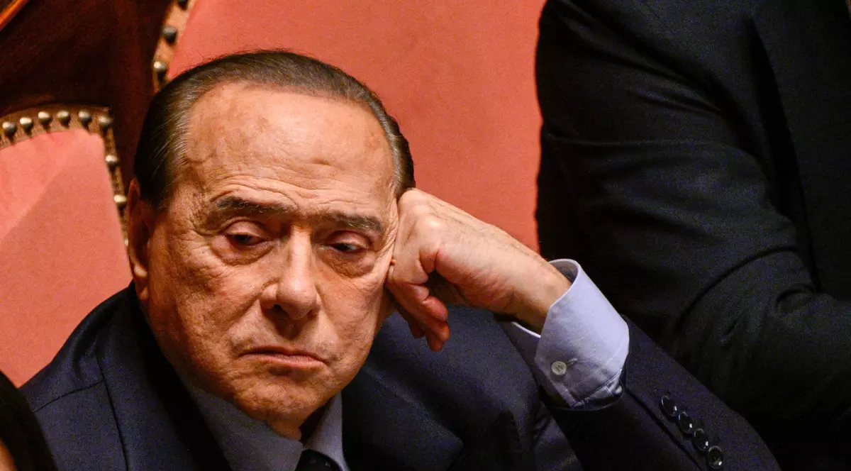 Silvio Berlusconi, fost premier al Italiei, rămâne internat la Terapie Intensivă într-un spital din Milano