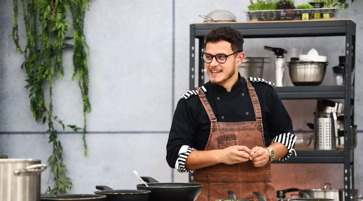 Ionuț Belei, câștigătorul sezonului 8 „Chefi la cuțite”, revine în emisiune: „Dacă chef-ul și profesorul sunt atât de buni, elevul mereu îi va învinge”