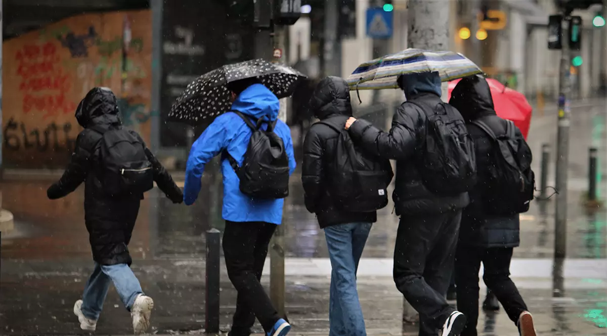 Ploi, lapoviță și ninsoare în România, până vineri dimineață. Cum va fi vremea în București