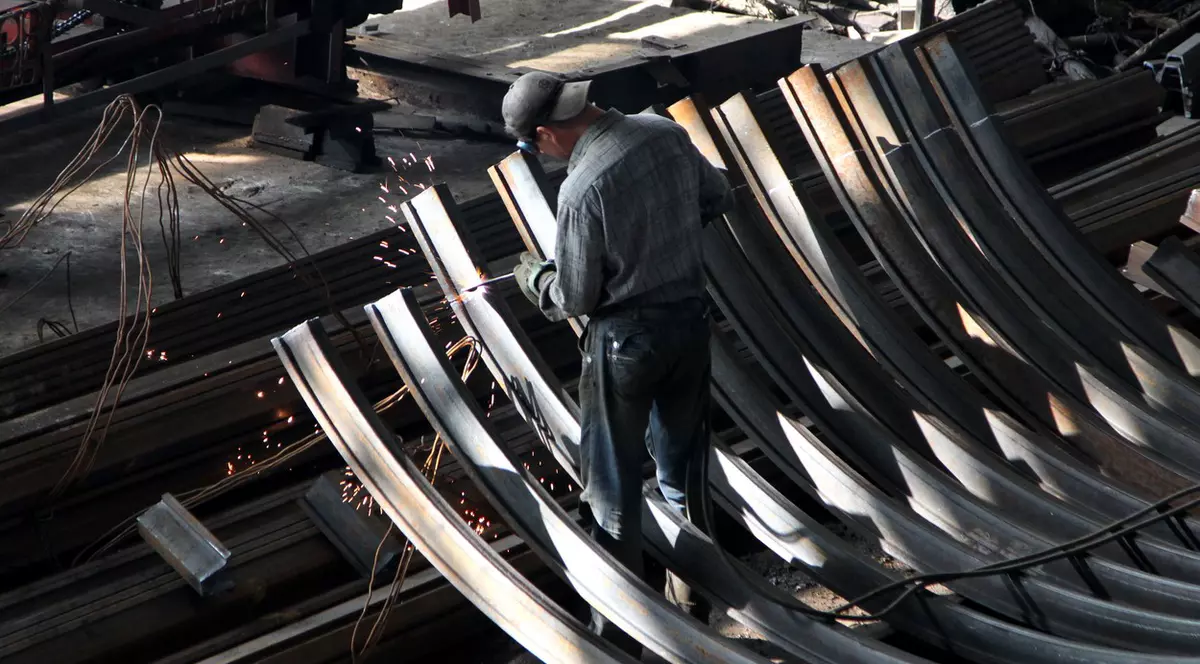 Cum încearcă Ucraina să facă rost de bani la buget și să pună capăt corupției: îşi scoate la vânzare companiile de stat, la preţuri mici