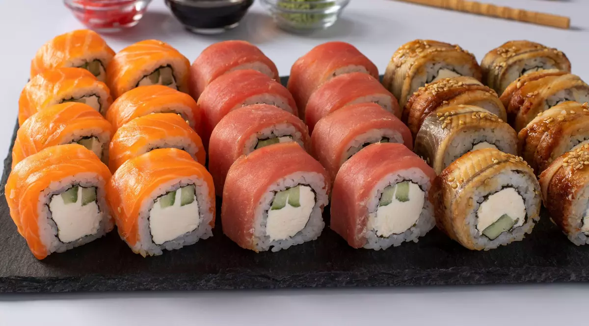 Doi bărbați, arestați în Japonia după ce și-au folosit bețișoarele pentru a lua ghimbir dintr-un bol comun, într-un restaurant