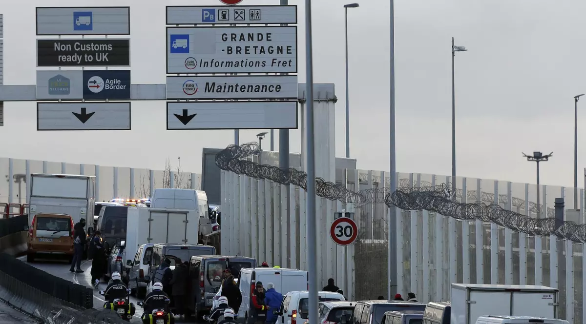 Doi șoferi români au fost prinși de vameșii francezi cu droguri de 5 milioane de euro în camion. Ce condamnare au primit