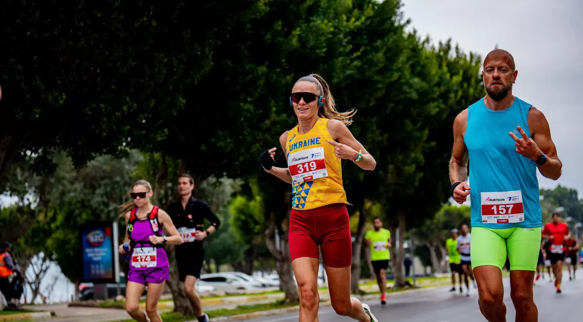 O atletă de top, descalificată de la un ultramaraton din Anglia după ce a fost prinsă că a trișat