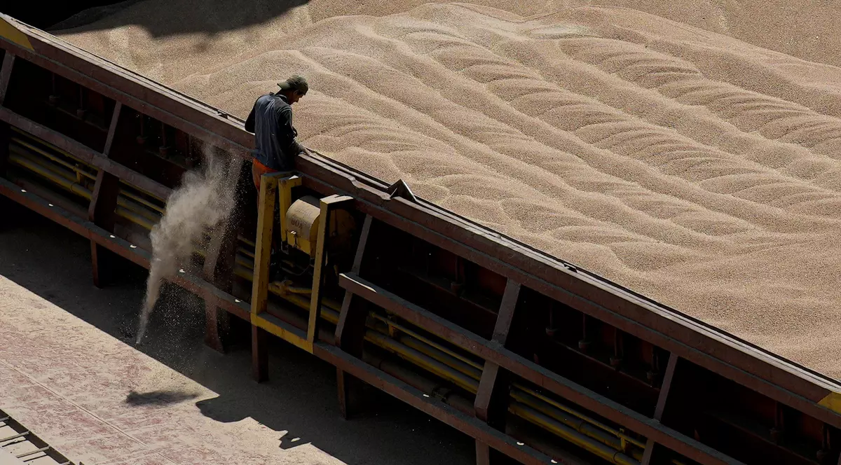 Comisia Europeană a ajuns la un acord cu 5 state UE, printre care și România, în problema cerealelor ucrainene