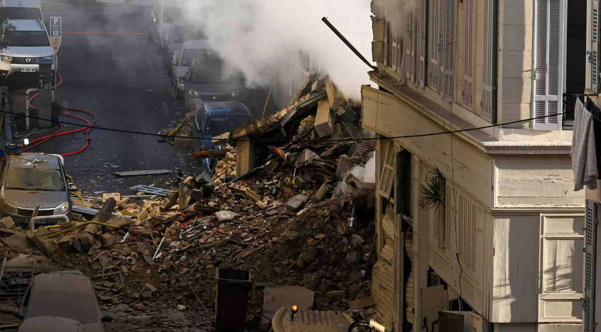 Bloc de patru etaje, prăbușit în Marsilia. Cel puțin cinci răniți, mai mulți oameni prinși sub dărâmături