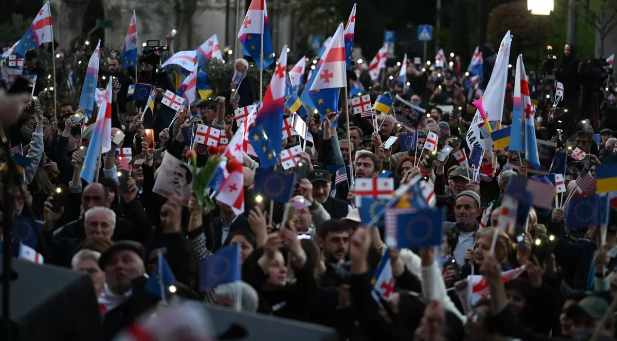 Protest antiguvernamental cu mii de oameni la Tbilisi. Guvernul georgian, acuzat de „derivă autoritară prorusă”