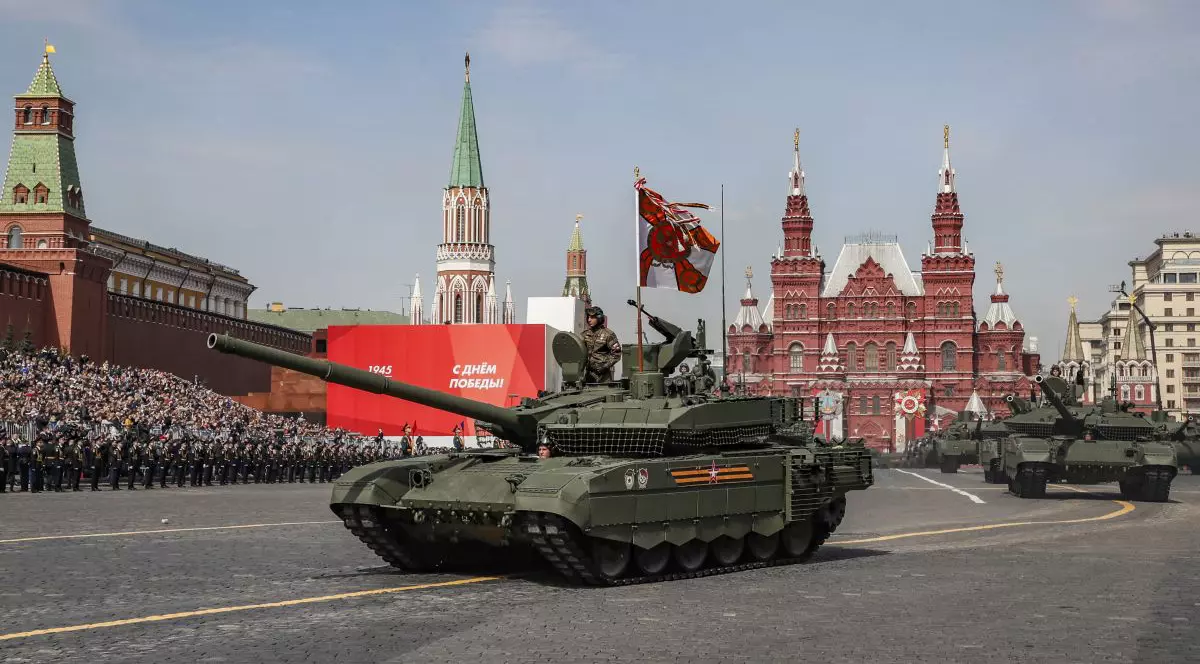 Rusia anunță că noul său tanc T-14 a intrat în luptă în Ucraina. Londra pune sub semnul întrebării performanța blindatelor