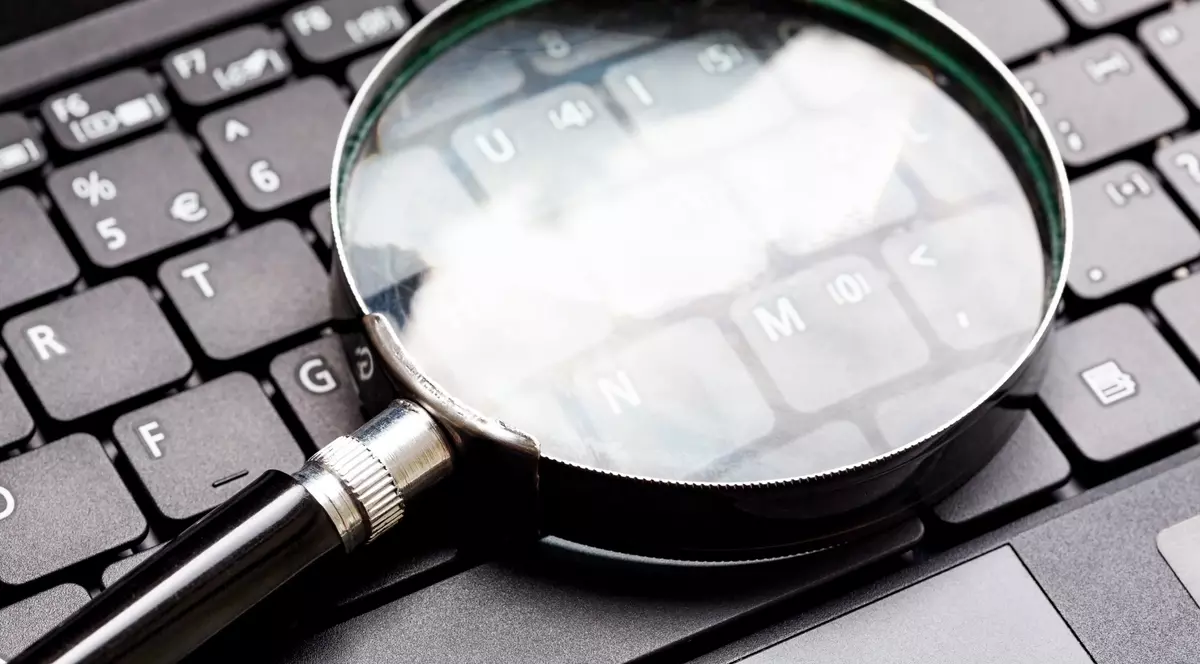 Pericolul când credem că „n-avem nimic de ascuns” și punem totul pe internet