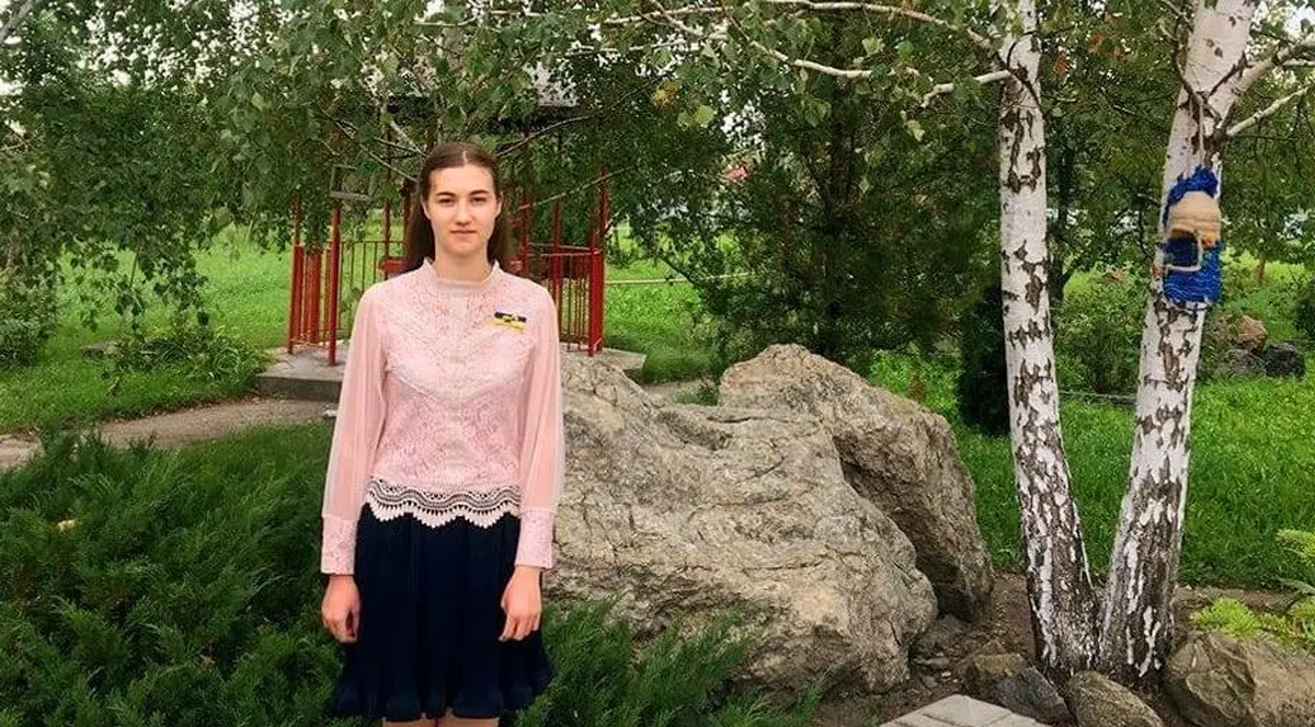 Evelina, eleva care a câștigat Olimpiada de Limba Română din Ucraina: „E greu când se aude alarma și trebuie să ne refugiem în subsol”