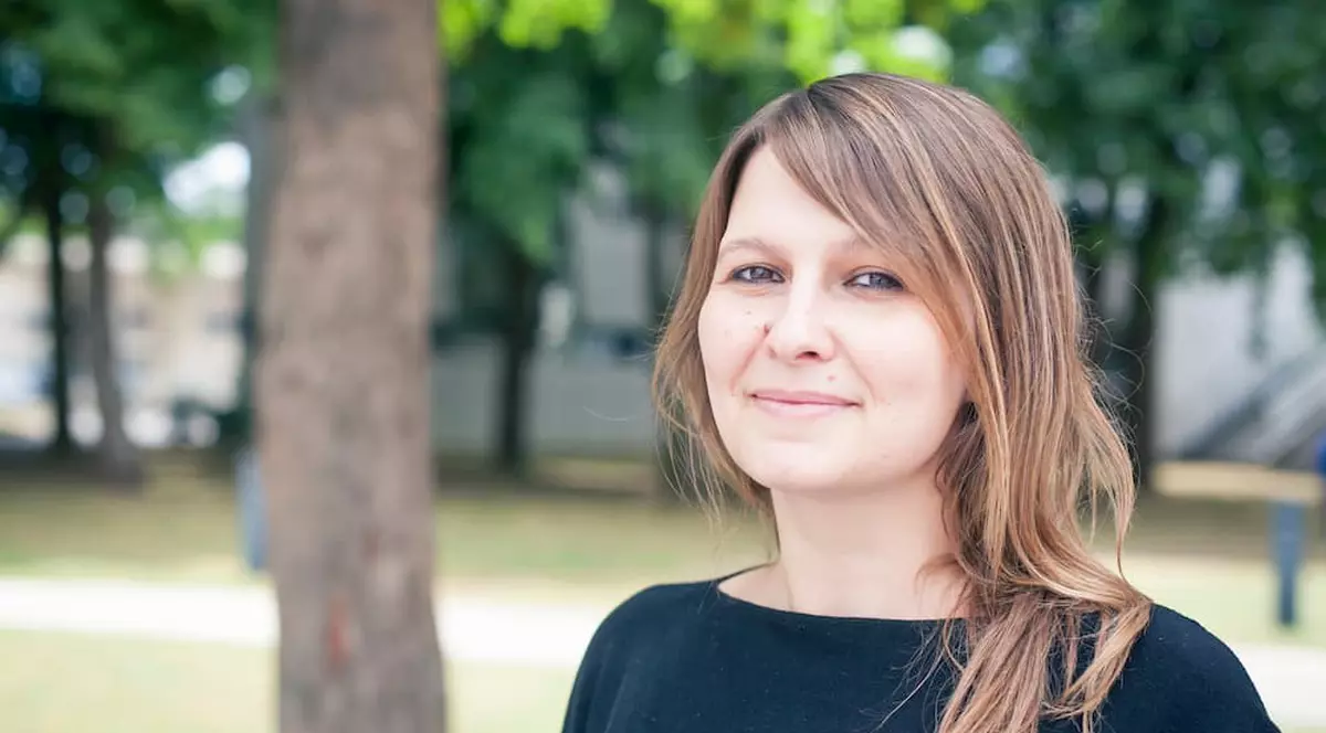 „A beautiful mind”. O cercetătoare româncă, premiată în Franța, vorbește despre un punct tare al liceului făcut în România: „Pe noi ne-au învățat că suntem buni. Acum se merge pe egalitate”