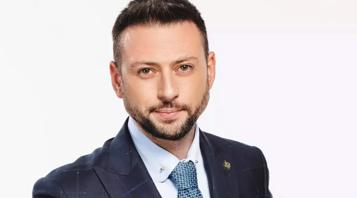 Ce face Radu Andrei Tudor de fiecare dată înainte de a intra în direct