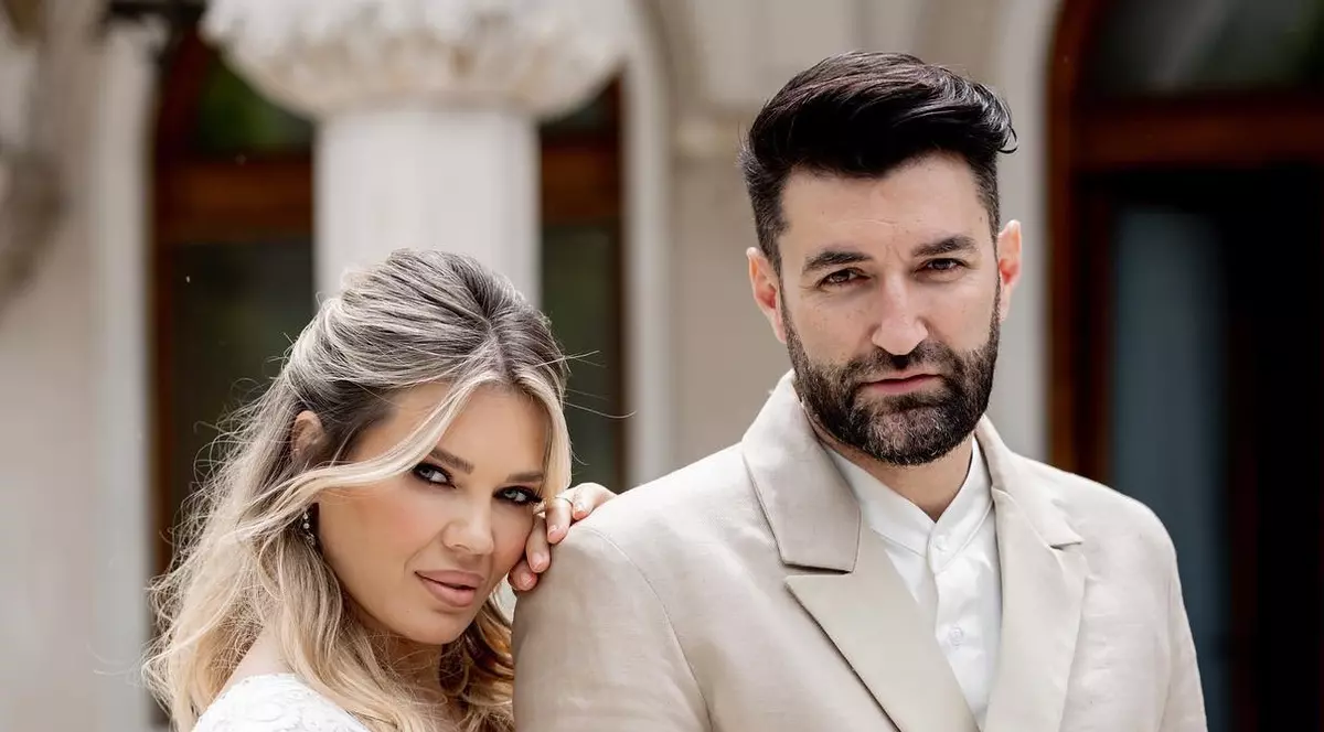 Cadoul pe care Smiley și Gina Pistol l-au primit de la nașii lor: „Aștept itinerariul cu nerăbdare”