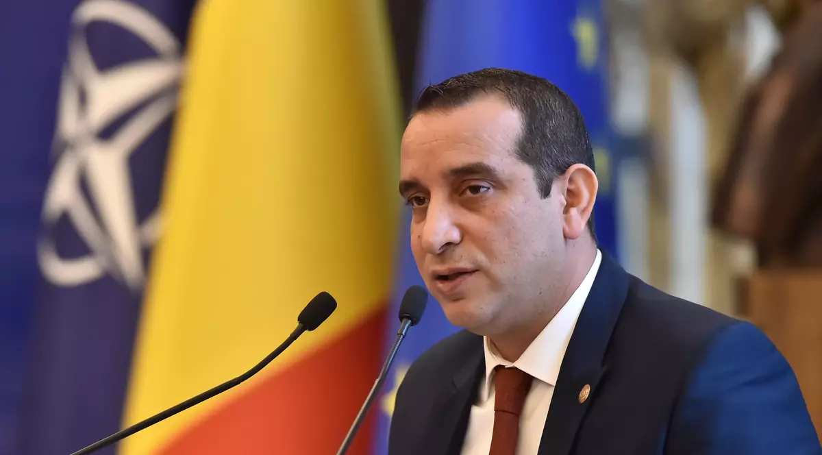 Recunoașterea femeilor rome în poziții publice este negată chiar de la tribuna Parlamentului României de către cel care reprezintă romii
