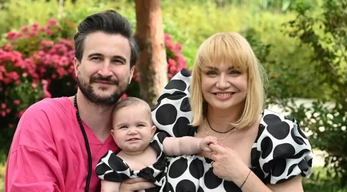 Dezvăluirile făcute de Cristina Cioran la 7 luni de la despărțirea de Alex Dobrescu, tatăl fetiței sale: „Este foarte implicat”