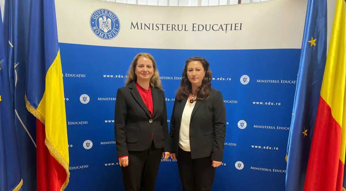 Ministrul Educatiei, Ligia Deca (stanga), si Alina Albu, noul procuror sef al DIICOT. Foto: Facebook Ligia Deca