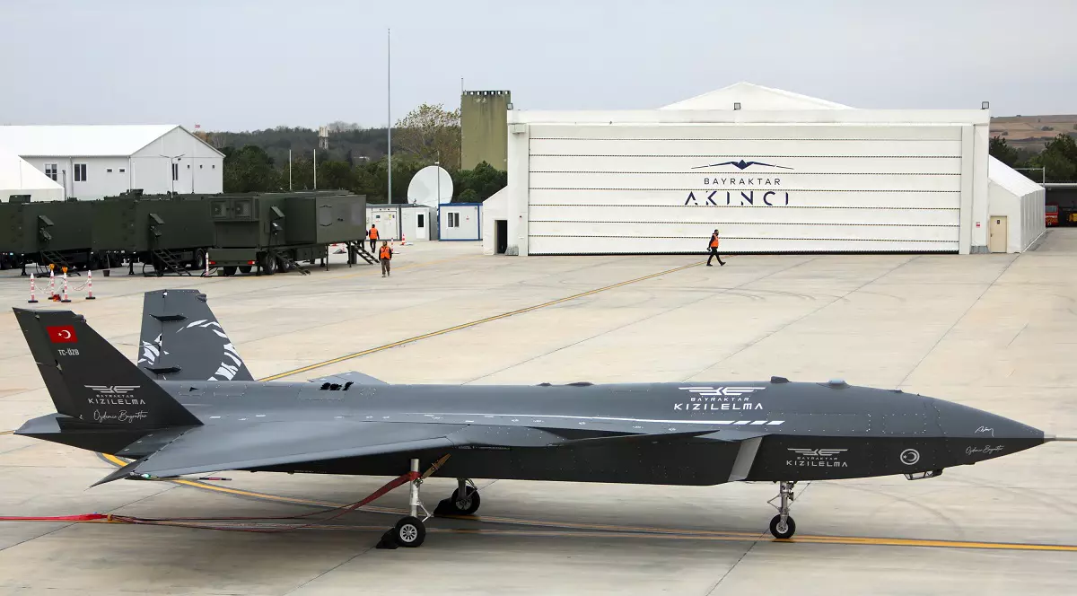 O nouă dronă de luptă va fi produsă de turcii de la Baykar, mai agilă decât cea folosită de ucraineni în războiul cu Rusia