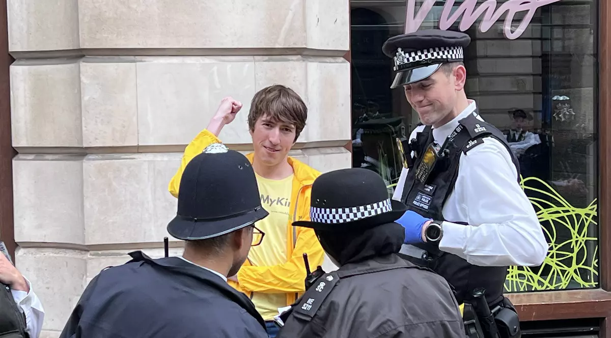 Protestatarii antimonarhie, arestați în timpul încoronării lui Charles, au fost eliberați