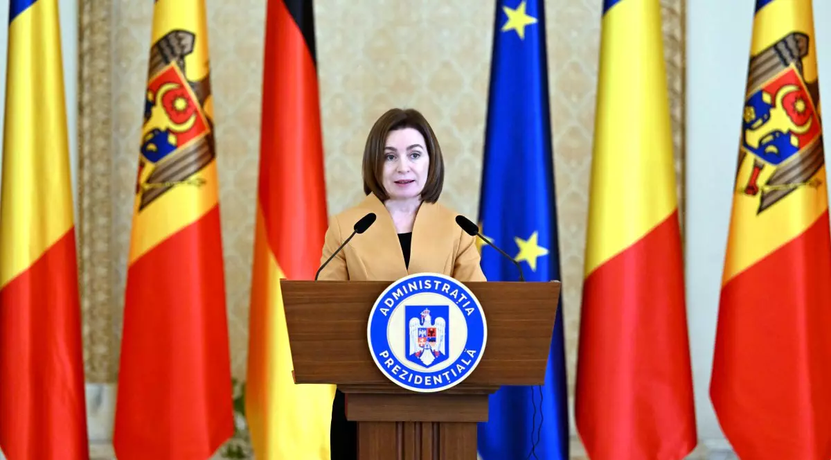 Maia Sandu și premierul Republicii Moldova, discuții cu ministrul apărării din România