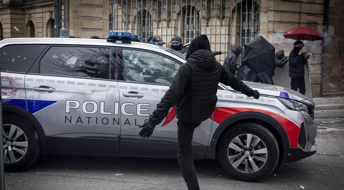 Trei persoane, ucise cu rafale de Kalașnikov în Marsilia. Autoritățile suspectează o reglare de conturi între traficanții de droguri