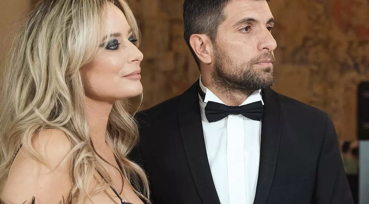 Laura Cosoi, nașă în ziua în care Smiley s-a căsătorit cu Gina Pistol. Ce eveniment important a avut în familie